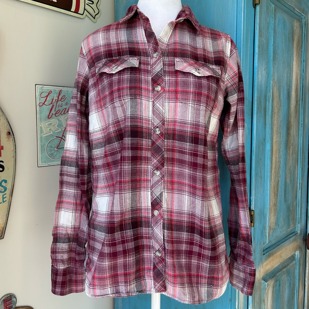 Eddie Bauer Classic Fit Magenta Cotton Plaid Button Down Shirt Outdoor Granola